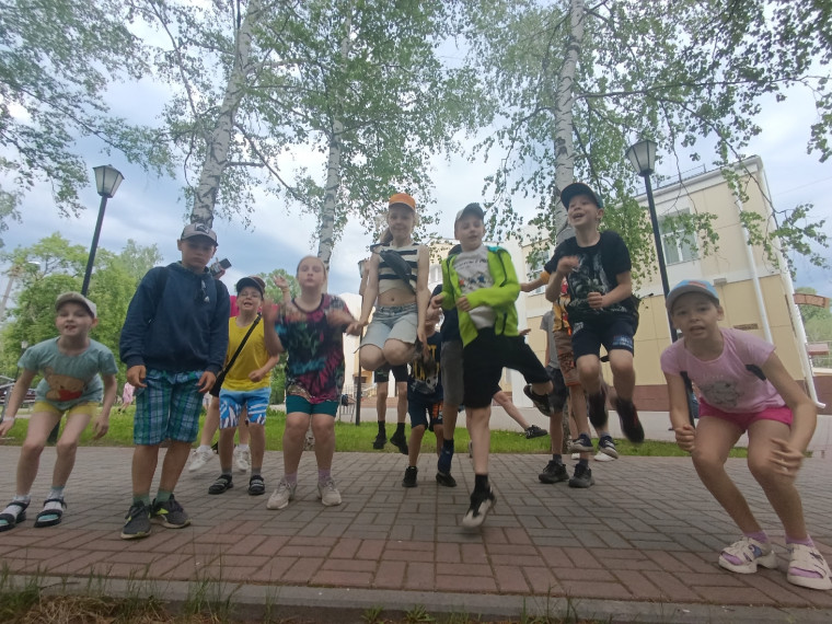 Сегодня в нашем летнем пришкольном лагере было особенно музыкально.